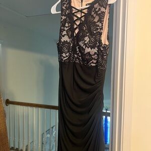 Betsy & Adam Black and Cream Lace Backless Dress